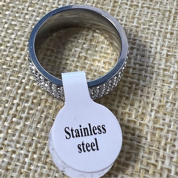 New Micro Pave Cubic Zirconia CZ Band Ring Size 8 - Picture 8 of 8